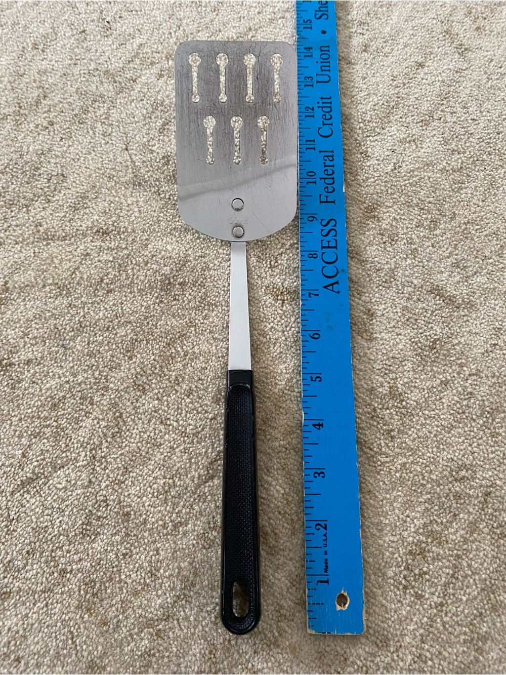 Ecko Unlimited Stainless Steel Slotted Keyhole Spatula with Black Handle